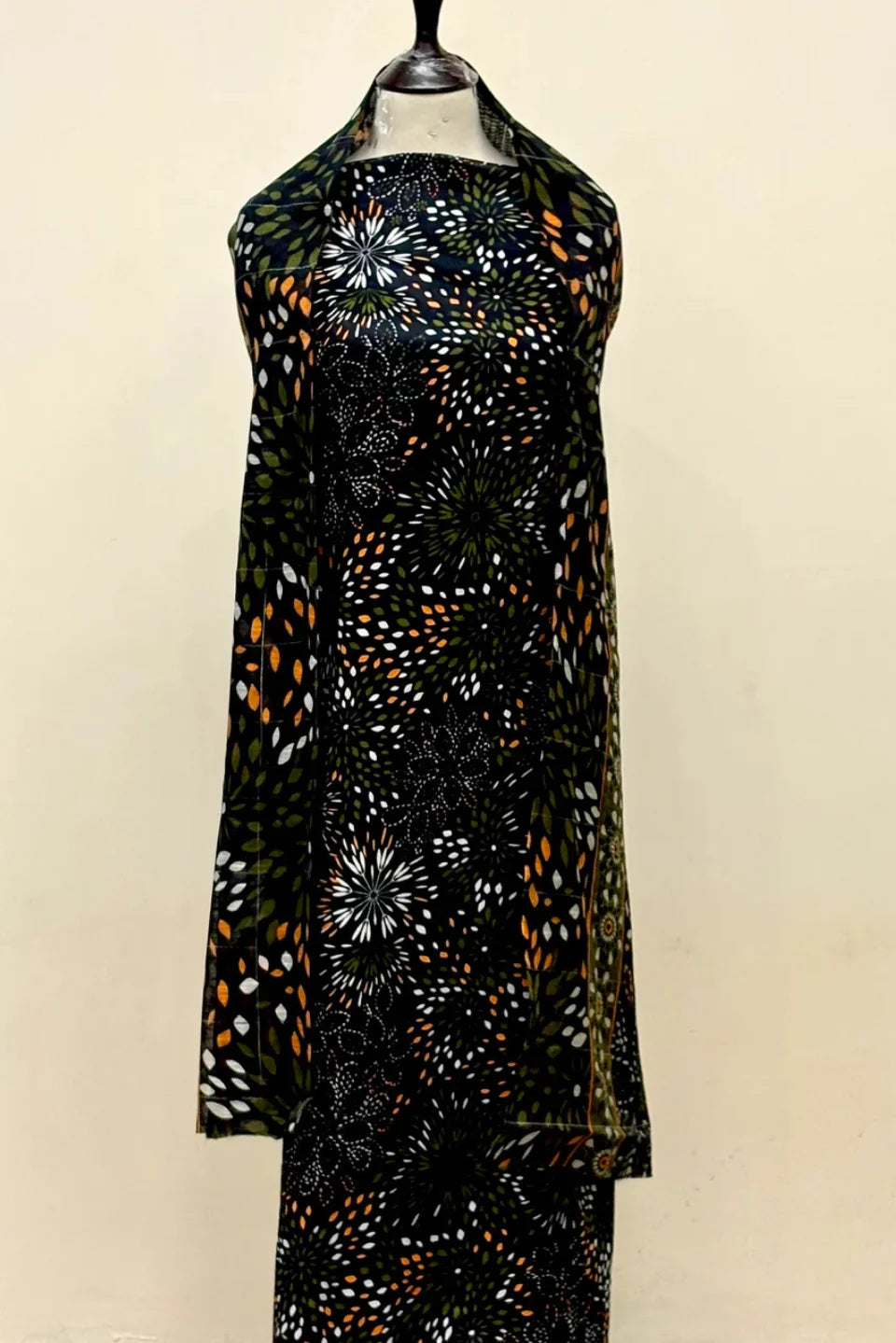 3 Piece Unstitched Ladies Printed Lawn Suit