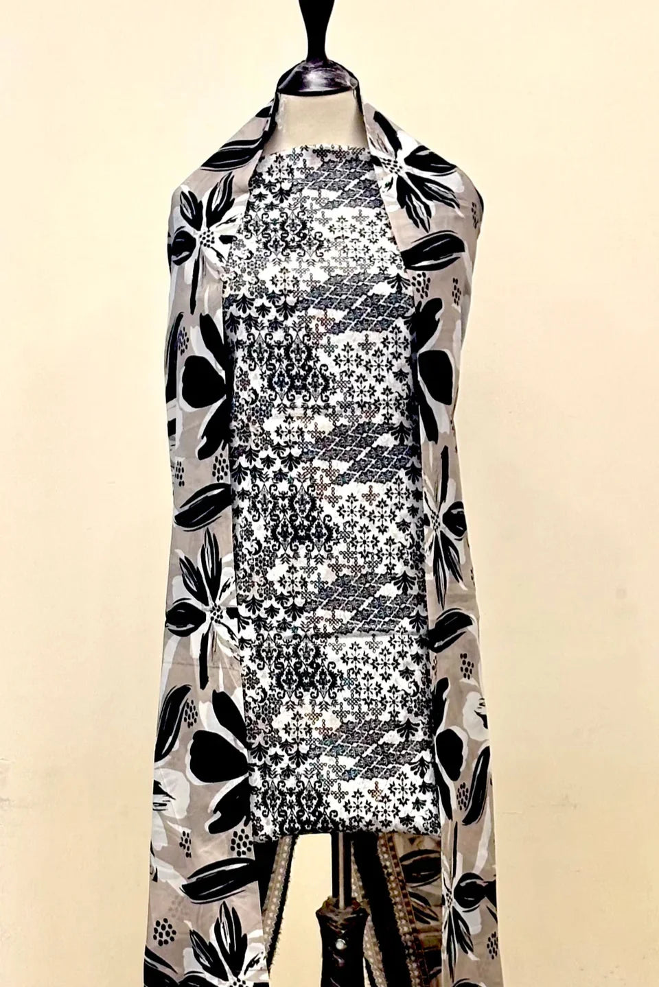 2 Piece Unstitched Ladies Printed Lawn Suit