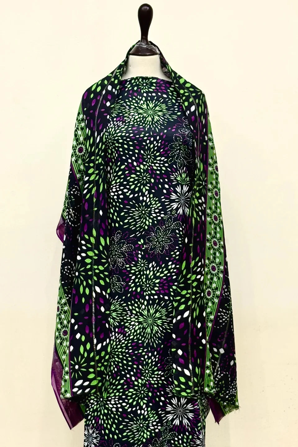 3 Piece Unstitched Ladies Printed Lawn Suit